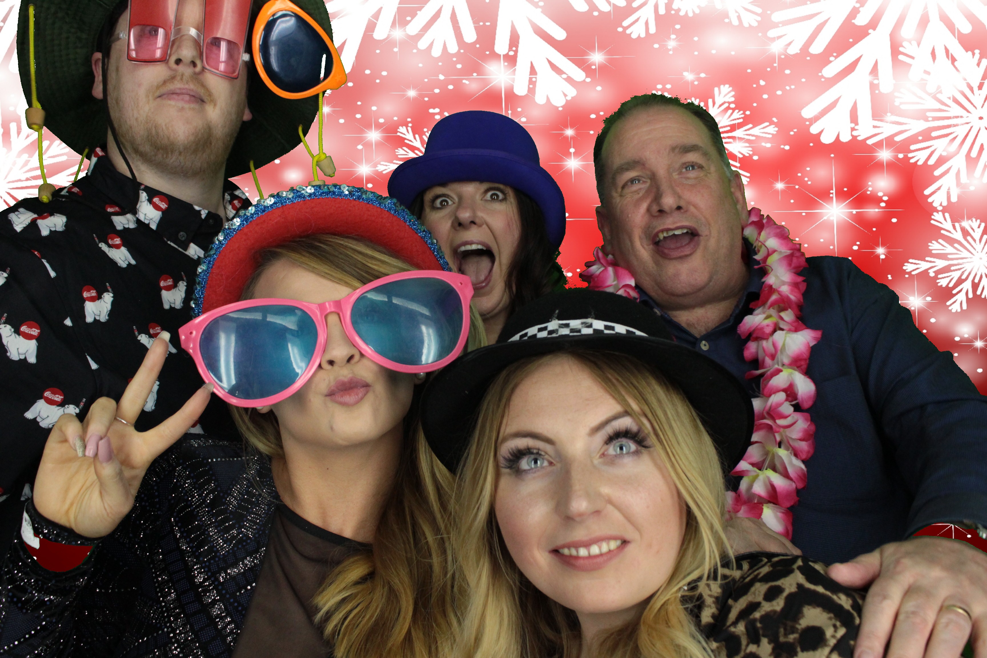 One Line Christmas Party | View more photos from the event at gallery.myphotoboothexperience.co.uk/u/MyPhotoBoothExperienceLtd/One-Line-Christmas-Party